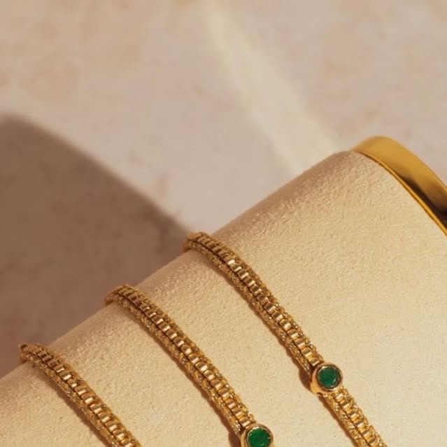 Pulseras doradas hechas a mano — recompensa Puntos Carol