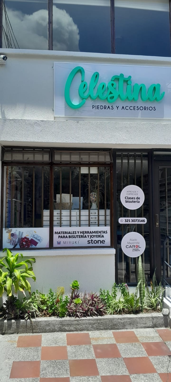 Tienda aliada de Carol: Celestina, Piedras y Accesorios