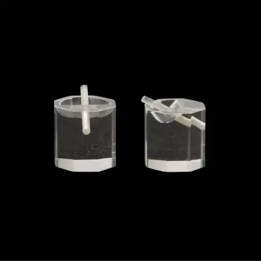 [10956] Exhibidor Acrílico octagonal para anillo con soporte 1.9x1.8cm x und